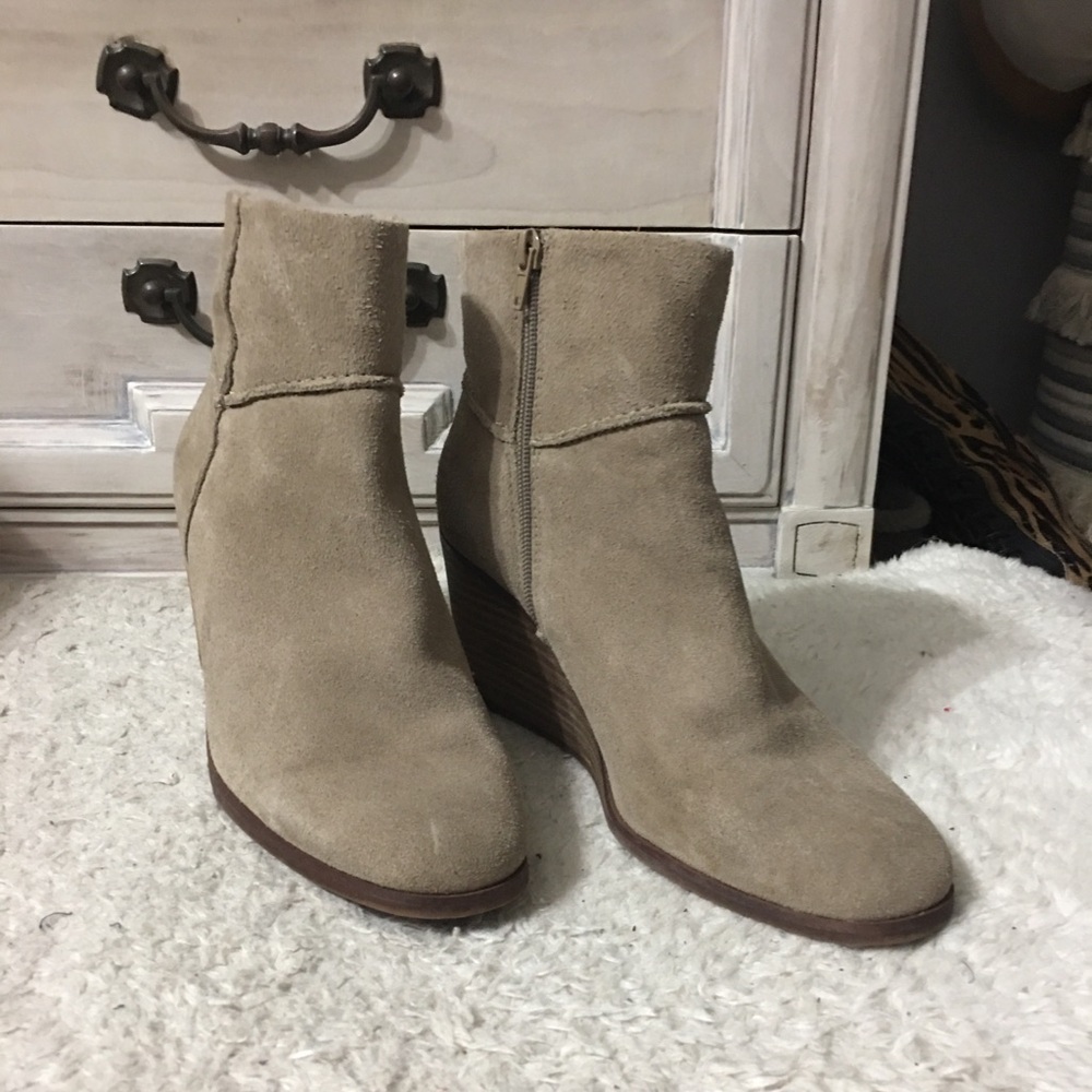 Lucky Brand LP-Zolinni Cow Split Suede Wedge Ankle Booties size 9